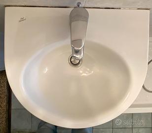 Wc bidet lavandino, piatto doccia con rubinetteria