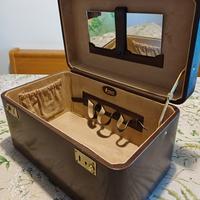 Beauty Case in cuoio