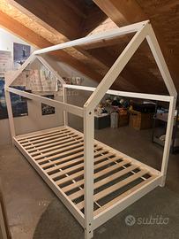Letto a casetta per bambina/o