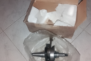 Albero motore px 125/150. Più guarnizioni