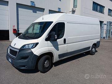 Peugeot boxer van