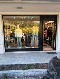 Locale 68 mq in via del Gallitello 89