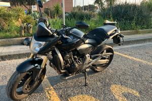 Moto Honda Hornet 600 anno 2007 + borse Givi