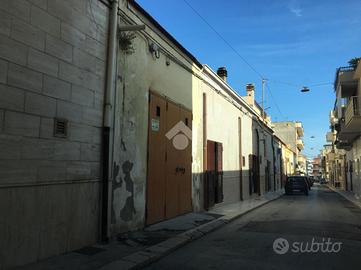 CASA DI CORTE A CERIGNOLA