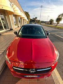 Opel Corsa con soli 14000 KM, condizioni perfette!