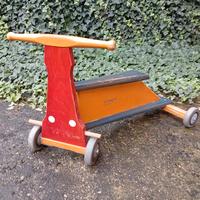 antico giocattolo triciclo in legno