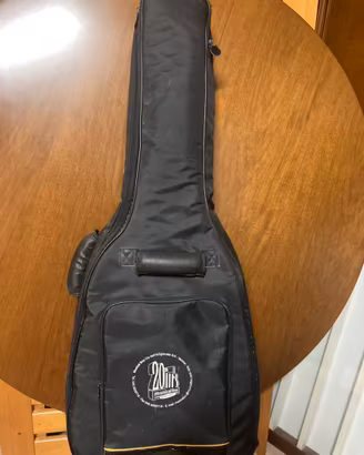 N. 2 custodie per chitarra acustica