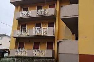 Immobile in asta di 125 m² con 3 locali e box auto