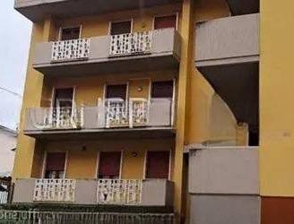 Immobile in asta di 125 m² con 3 locali e box auto