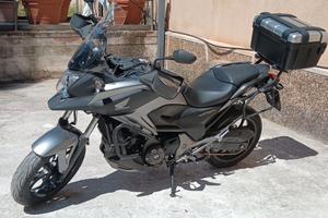 Honda NC 750 x -cambio manuale super accessoriata