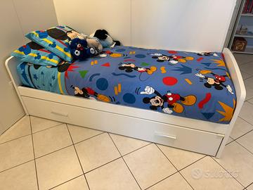 Letto doppio singolo con inserto sagomato