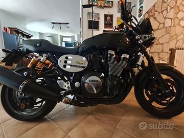Yamaha XJR 1300 