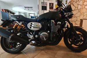 Yamaha XJR 1300 