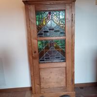 Mobiletto con vetri piombati