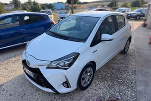 Toyota Yaris 1.5 Hybrid Full optional