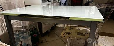 Tavolo da pranzo in vetro
