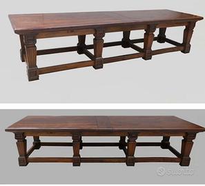 Grande tavolo in noce di fine 700