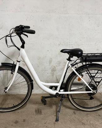 Bicicletta elettrica MOMO DESIGN “Ferrara”