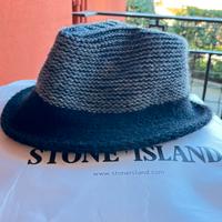 Cappello in lana elegante e caldo