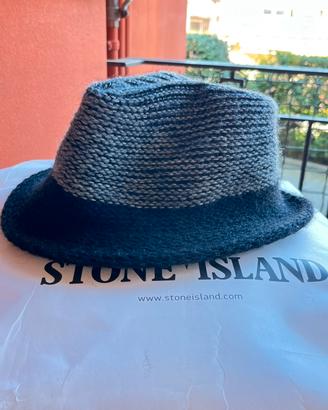 Cappello in lana elegante e caldo