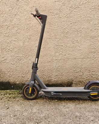 Monopattino elettrico Ninebot G30 