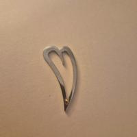 Ciondolo Design Moderno Cuore Stilizzato / Ala