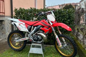 Honda cr 250 da vetrina