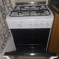 cucina a gas 4 fuochi e forno indesit