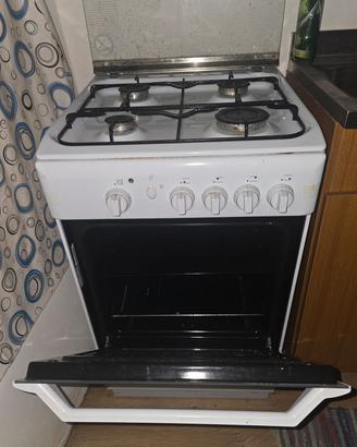 cucina a gas 4 fuochi e forno indesit