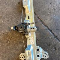 Alzavetro posteriore dx nissan qashqai anno 2014