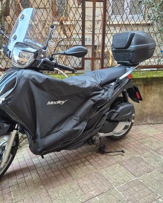 Coprigambe originale Piaggio Medley MY25 - NUOVO