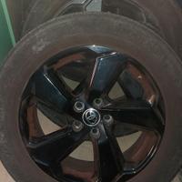 4 pneumatici estivi più 4 cerchi originali Toyota