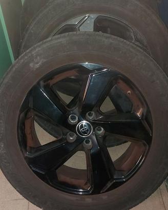 4 pneumatici estivi più 4 cerchi originali Toyota