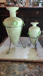 Due anfore in vetro di Murano lavorazione scavo