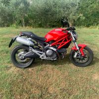 Ducati monster 696