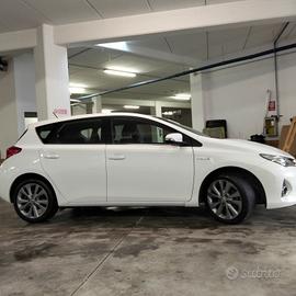Toyota Auris full ybrid