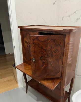 Mobile Antico in legno