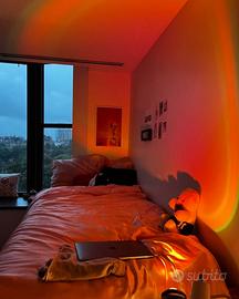 Lampada LED effetto tramonto con colori regolabili