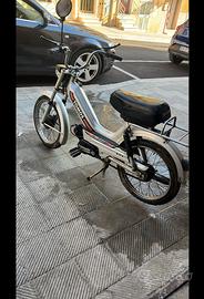 Tomos