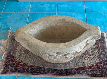 Tavolino base in pietra con vetro
