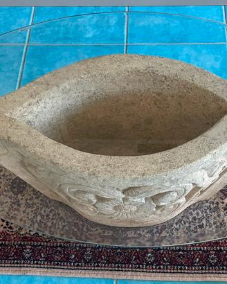 Tavolino base in pietra con vetro