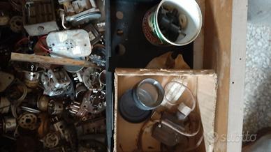 Pezzi di ricambio per vecchie radio, giradischi