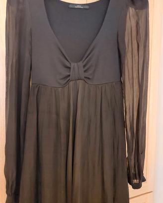 Vestito nero elegante e casual maniche trasparenti