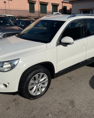 Volkswagen Tiguan 2.0 TDI DPF 4MOTION DSG Sport & 