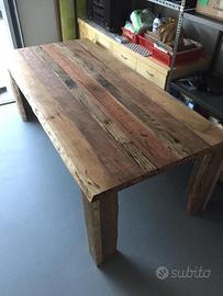 Tavolo in legno massello