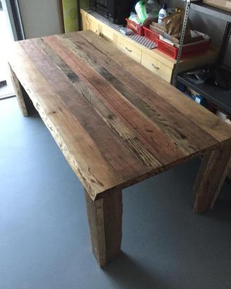 Tavolo in legno massello