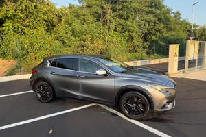 Infiniti Q30