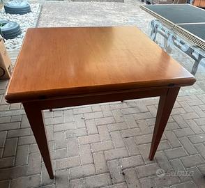 Tavolo in legno