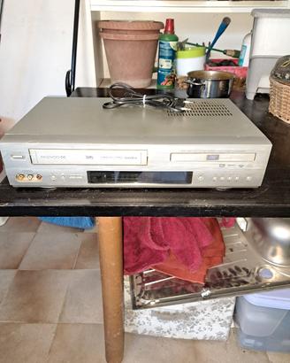 Videoregistratore con lettore DVD