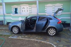Volvo v40 1.6 gasolio 220 milla km